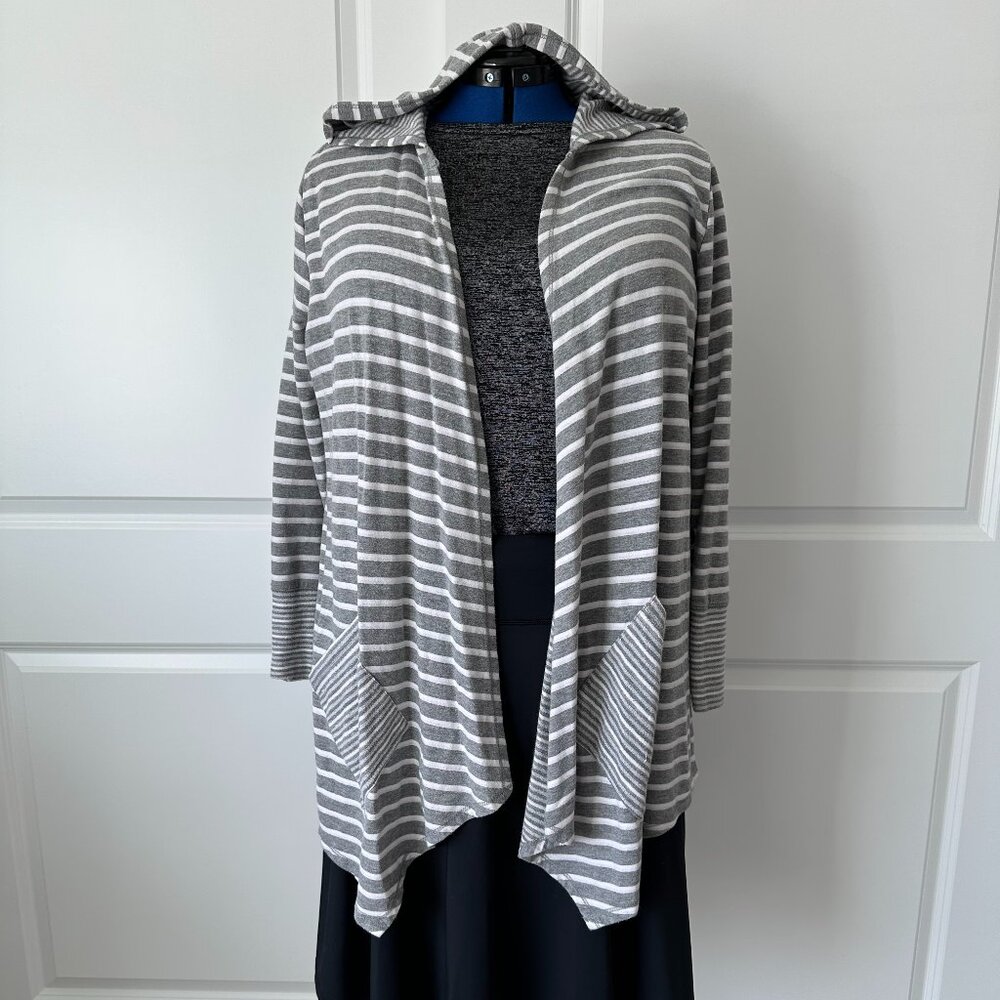 Grey & White Stripped Open Hoodie Sweater w/Pockets, size XL